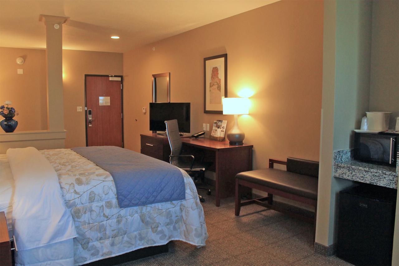 Heartland Inn And Suites Wheatland Extérieur photo