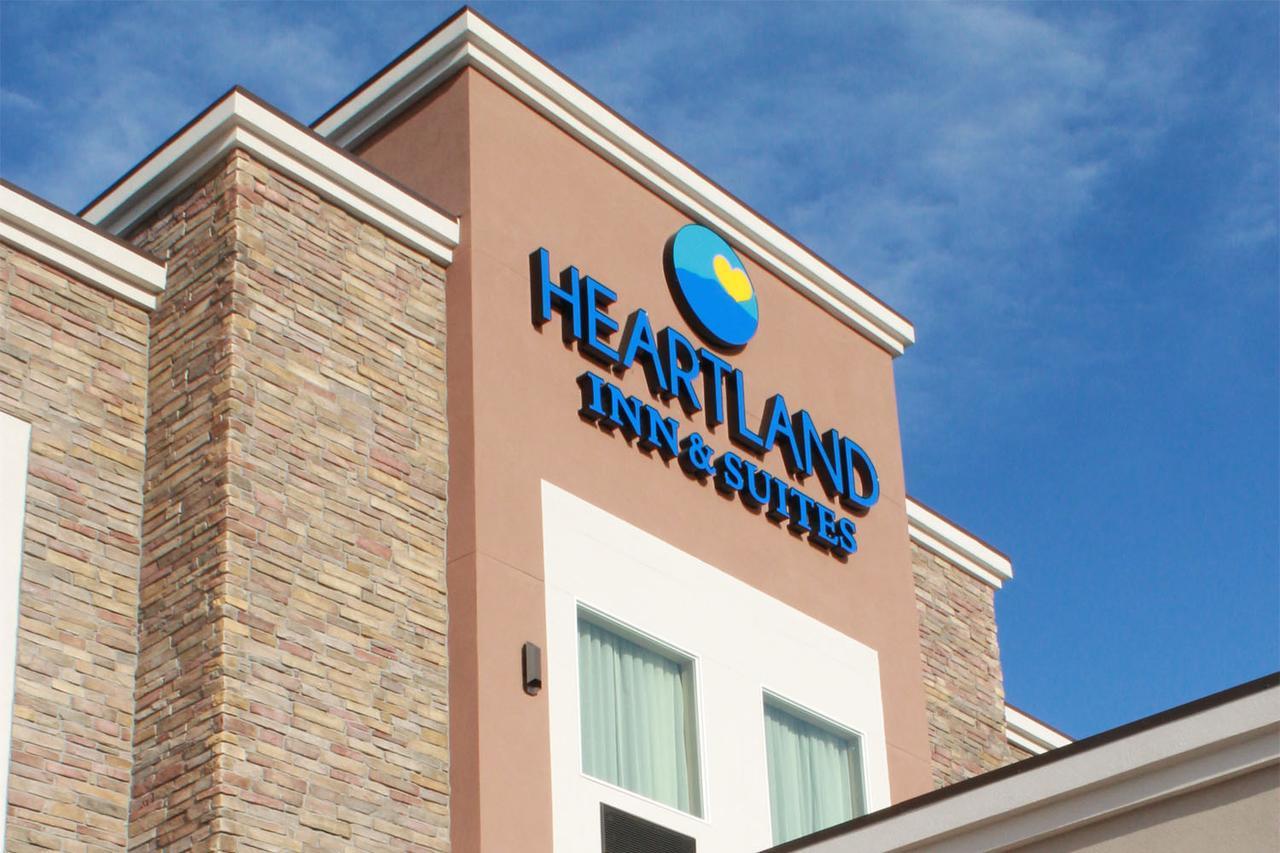 Heartland Inn And Suites Wheatland Extérieur photo